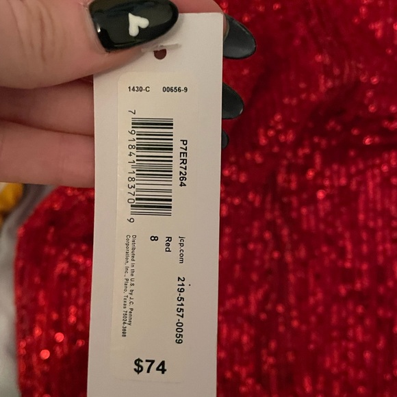 Stunning Red Sequin Dress with a slit - Picture 4 of 4